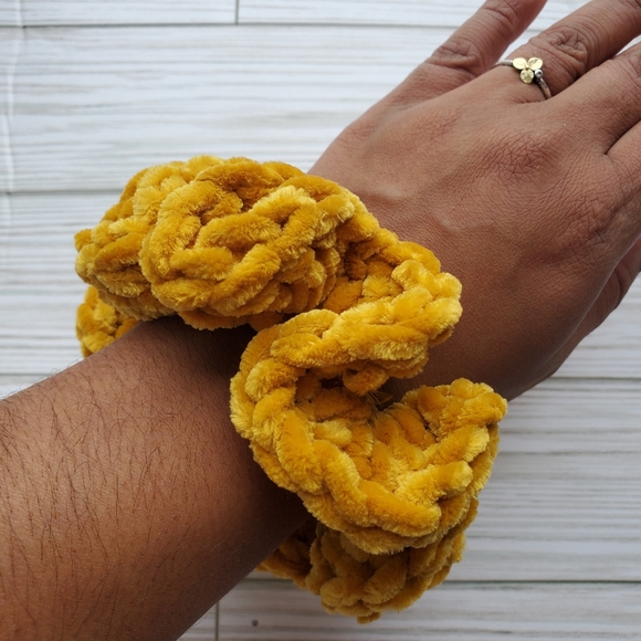 XL Velvet Scrunchies - Picture 5 of 5
